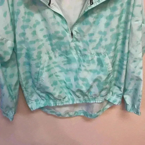 NIKE Running Women’s 1/4 Zip Wind Breaker Jacket - Picture 3 of 10